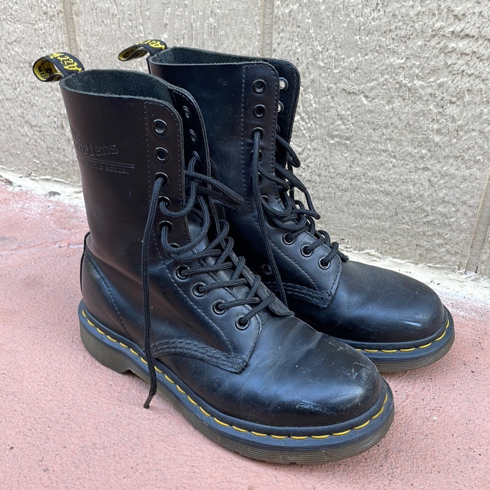 Dr. Martens size 6